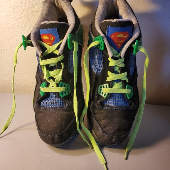 Air Jordan 4 Superman Shoes, 09-24-02 2417936 - Picture 2 of 11